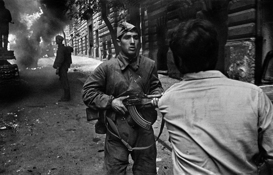 On August 21, 1968, the Soviet troops invaded Czechoslovakia. There are no countries, but the photo remains. - the USSR, Czechoslovakia, Invasion, Story, From the network, Longpost