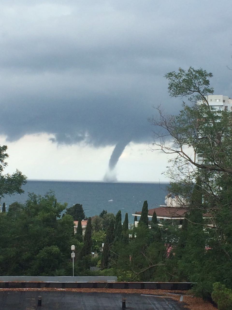 Briefly about the weather in Sochi - My, Weather, Sochi, , Tornado or tornado, Longpost