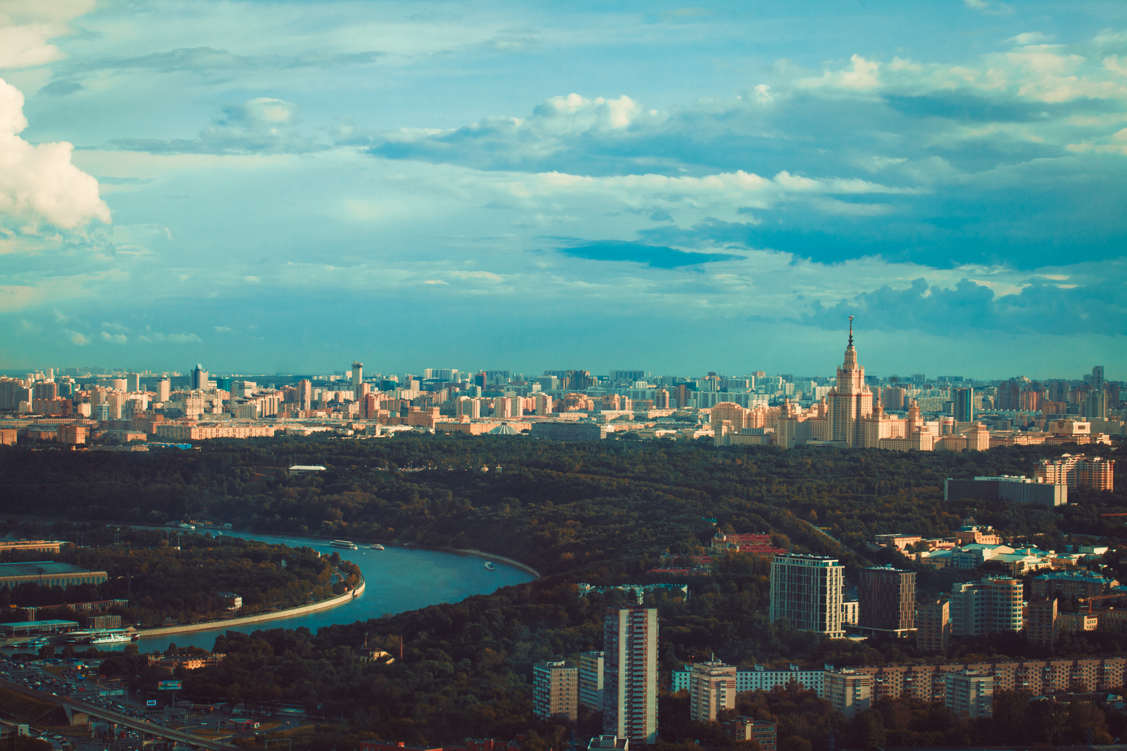 Вид из Москва Сити на Москву