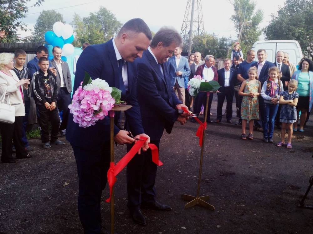 A column was solemnly opened in Tomsk - Tomsk, Loudspeakers, Water pipes, ribbon, Celebration, 21 century, Russia, Politics