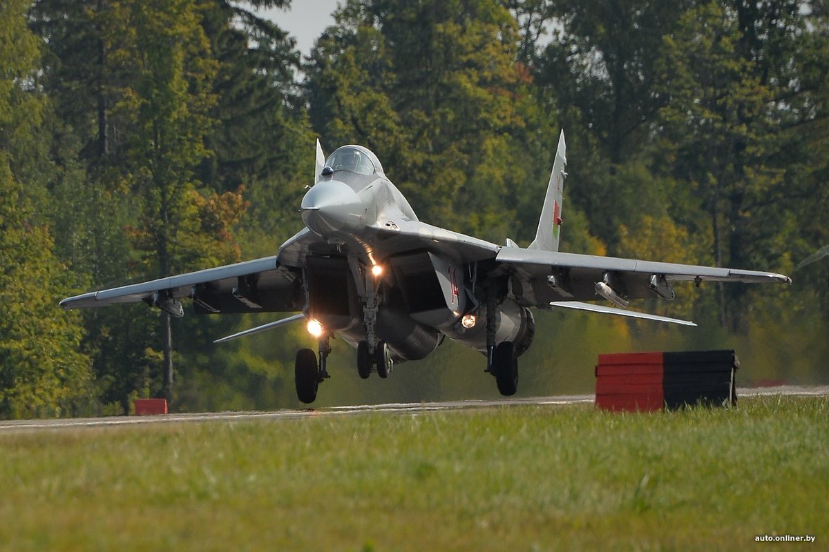 Combat aircraft practiced landing on the Minsk-Mogilev highway for the Zapad-2017 exercise in Belarus - West-2017, , Republic of Belarus, Russia, Army, Longpost, Military training