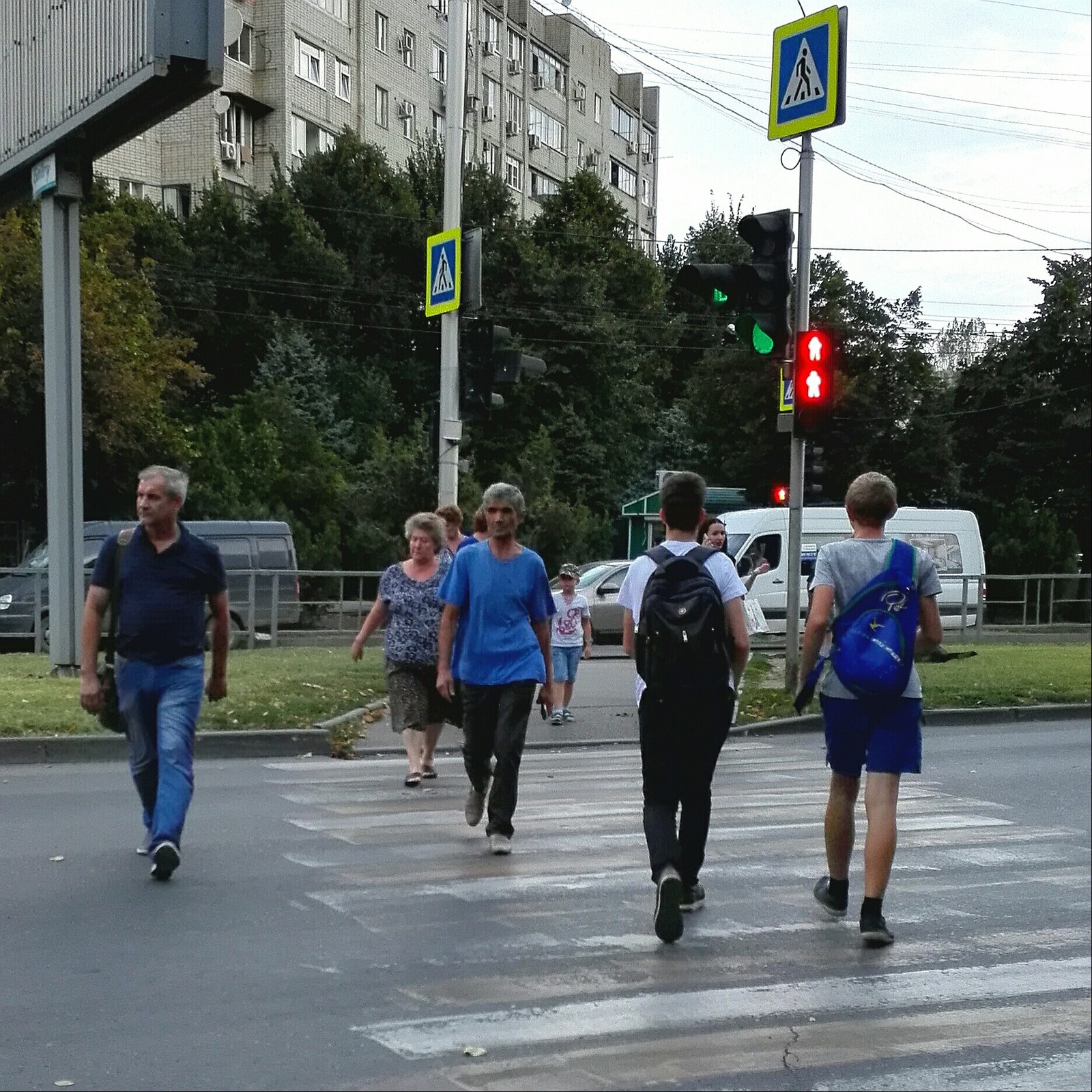 Your mother! - My, Krasnodar, Traffic rules, Violation of traffic rules, Traffic lights, Children, Childhood, Upbringing, Parents, Longpost