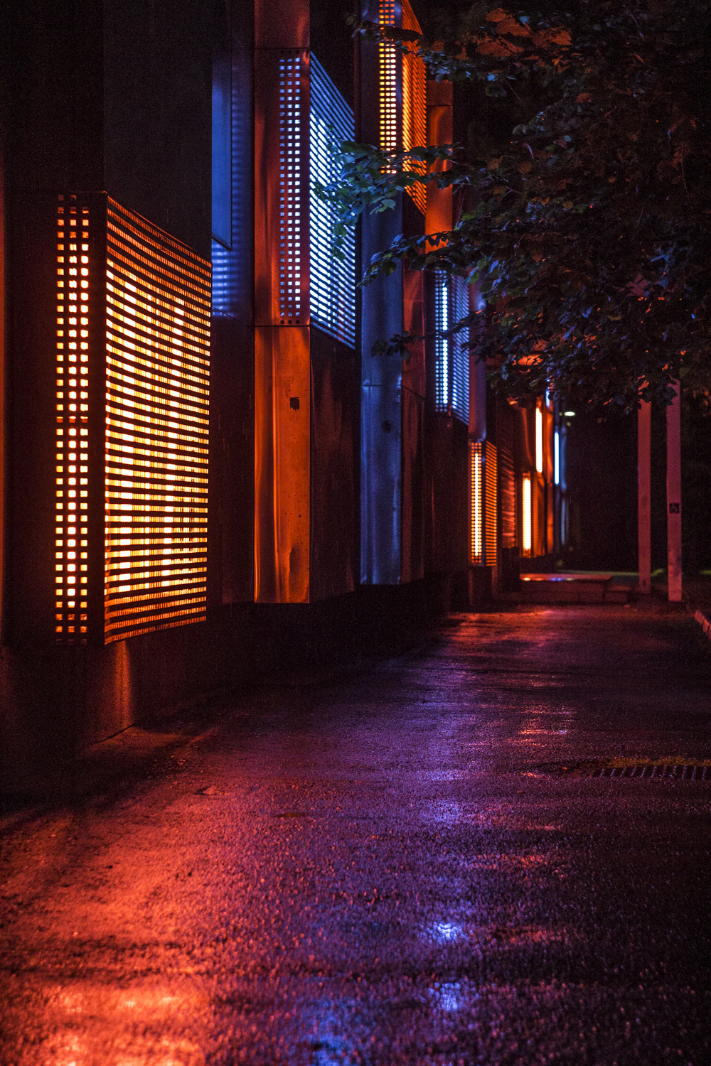 Москва неоновые улицы. Неоновые фонари на улице. Ночные улицы для эстетики. Ночная улица Эстетика. Эстетика улицы ночью.