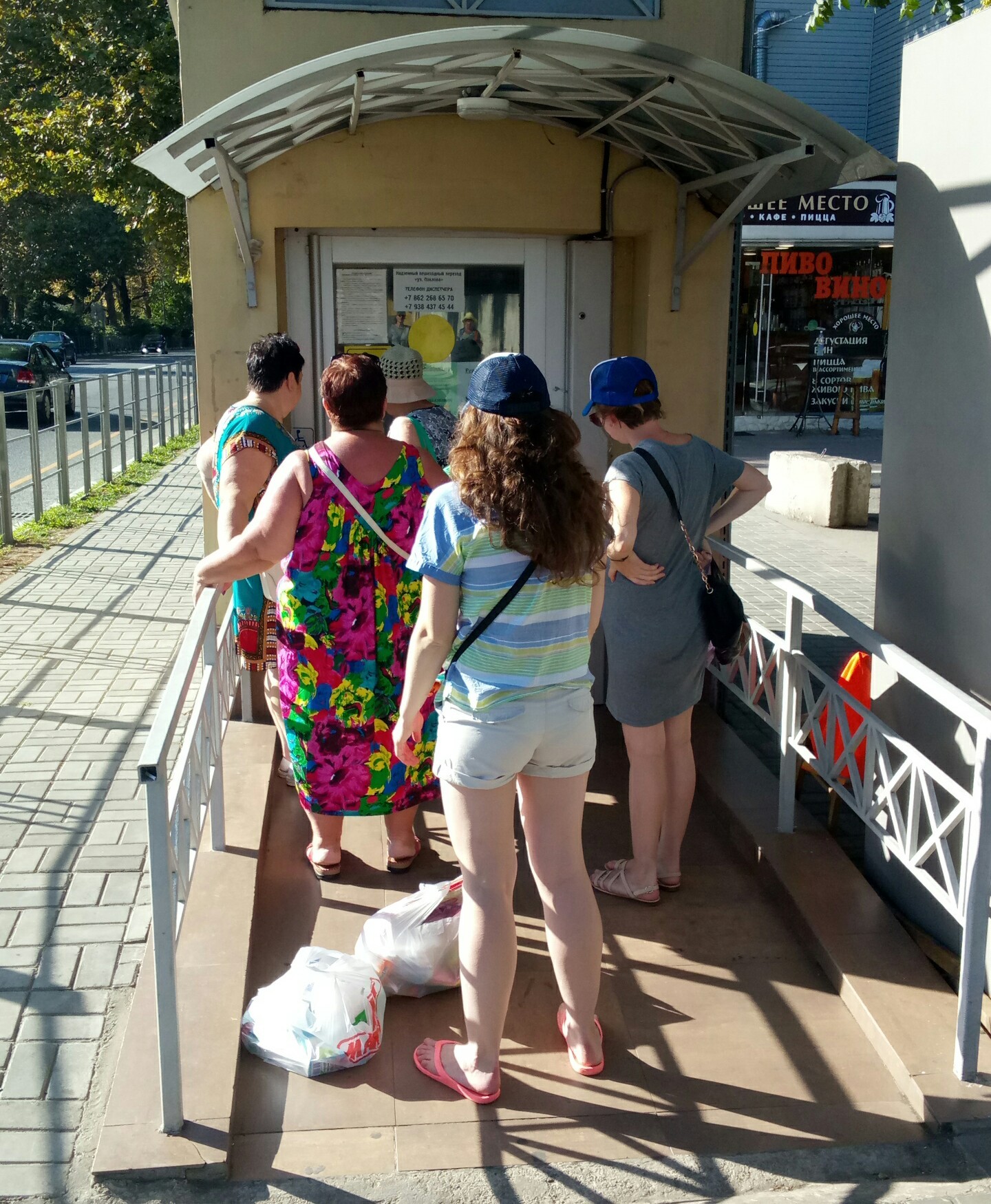 Sochi disabled people in line at the pedestrian crossing - My, Impudence, Moral freaks, Wheelchair Disabled