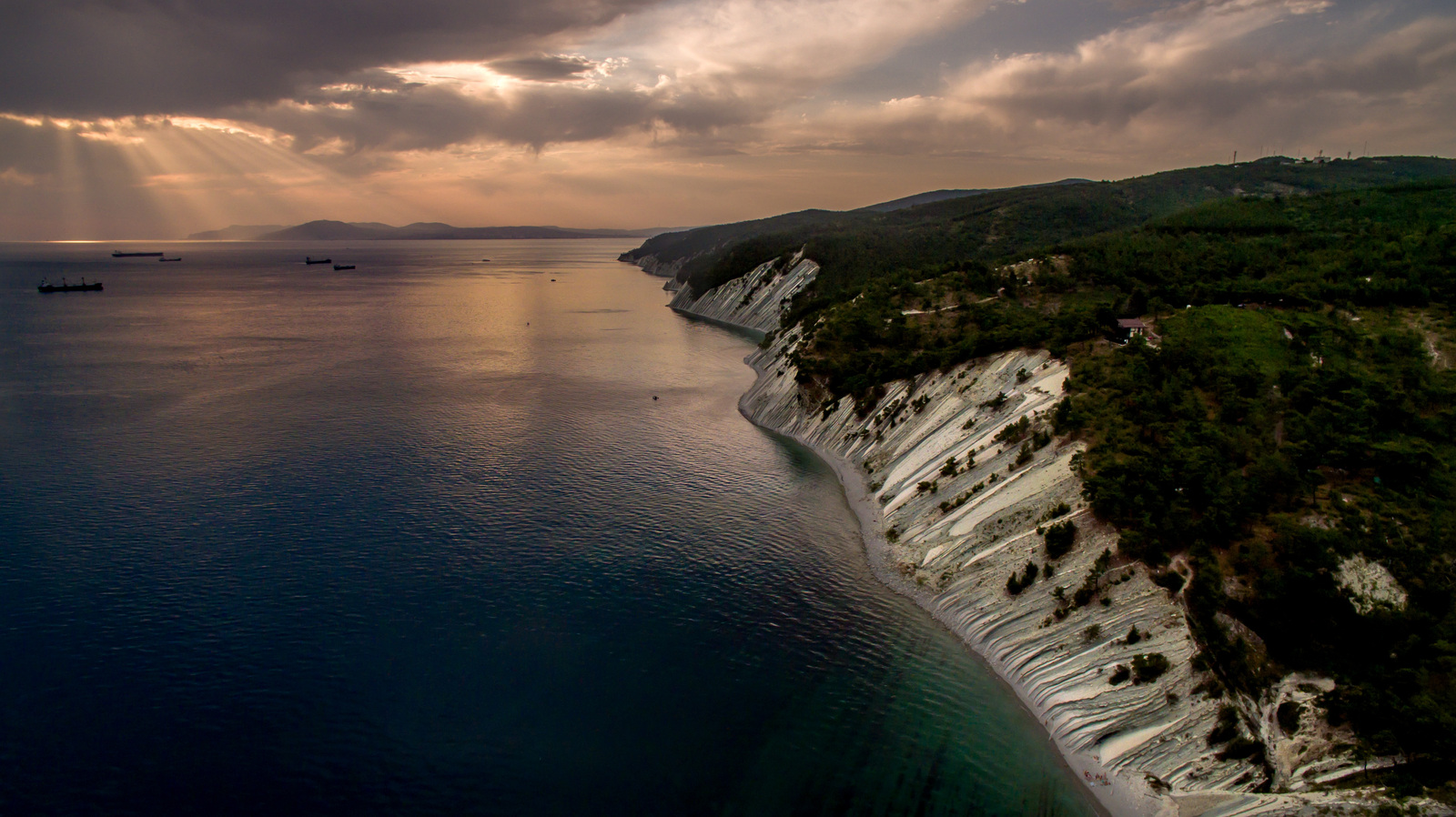 Photo of the seashore in Gelendzhik from a quadrocopter - My, Gelendzhik, Quadcopter, Black Sea