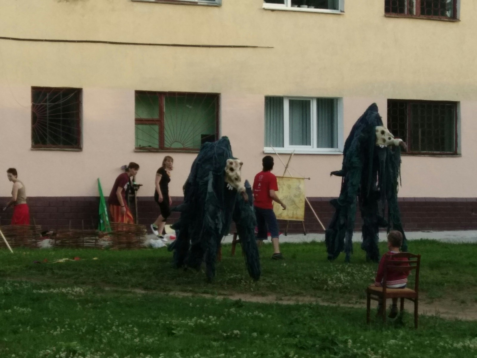 Stilts at a children's party - Masquerade, Japan, Stilts, Costume, Crazy Max, Mythology, Longpost