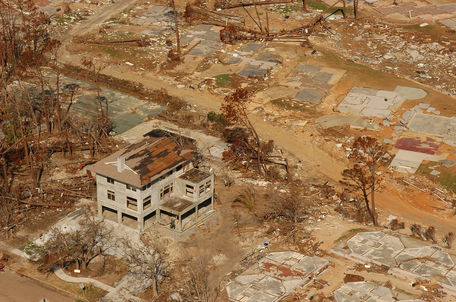 Concrete and frame houses after the hurricane... - Hurricane, USA, House, Fema, Building, Interesting, Longpost