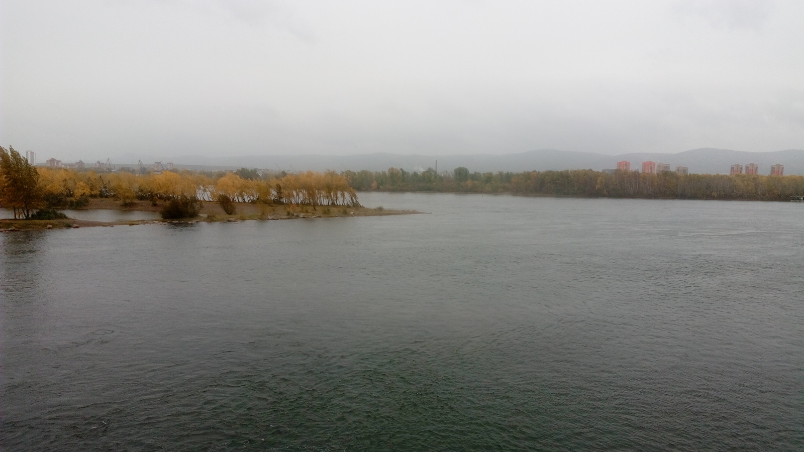 Gloomy autumn day. Nobody. The perfect time to walk and reflect - My, Krasnoyarsk, Autumn