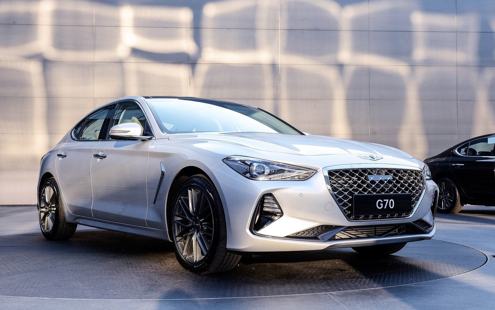 У корейцев появился конкурент 3 Series и C-Class — Genesis G70 | Пикабу