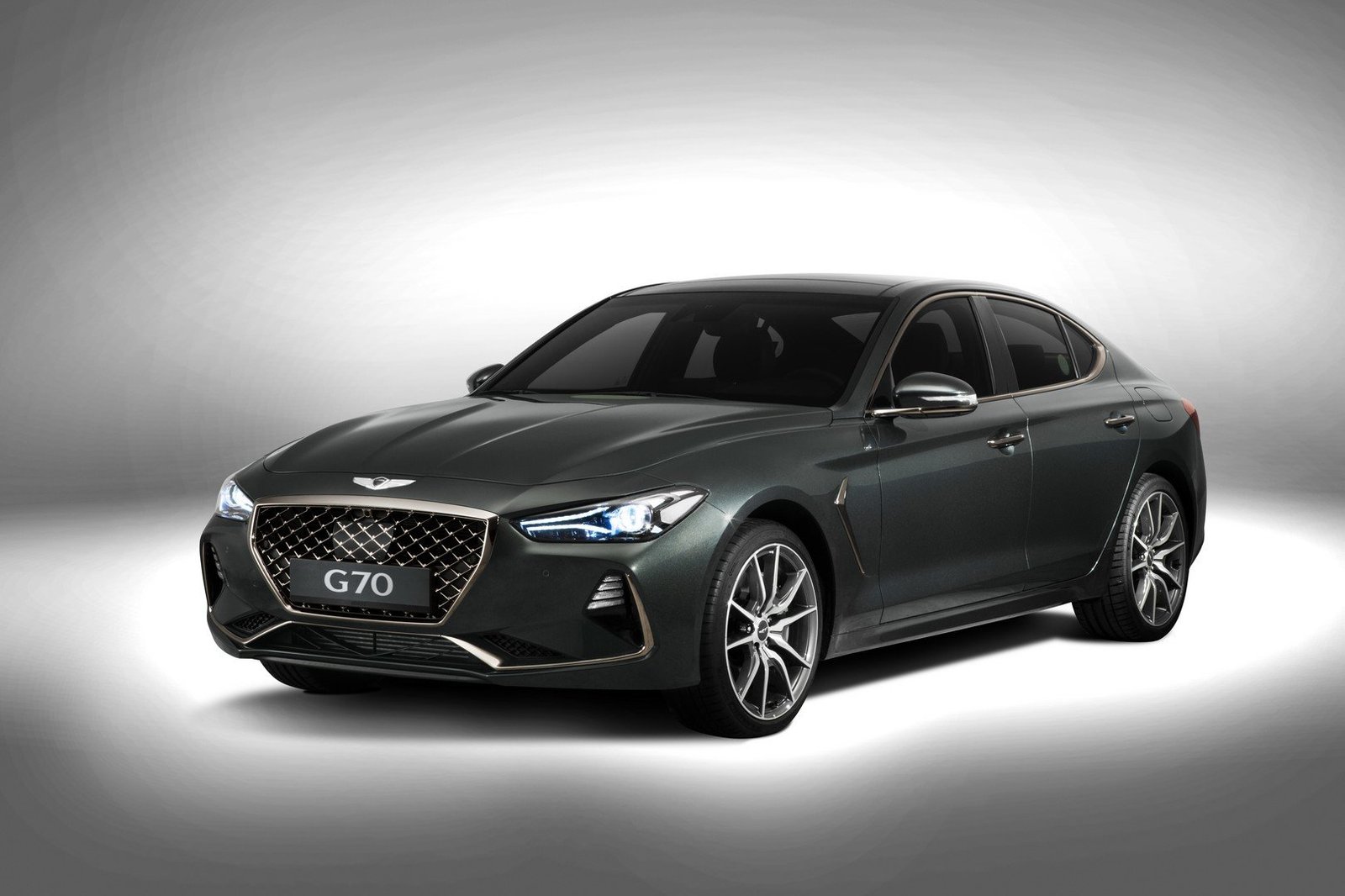 У корейцев появился конкурент 3 Series и C-Class — Genesis G70 | Пикабу