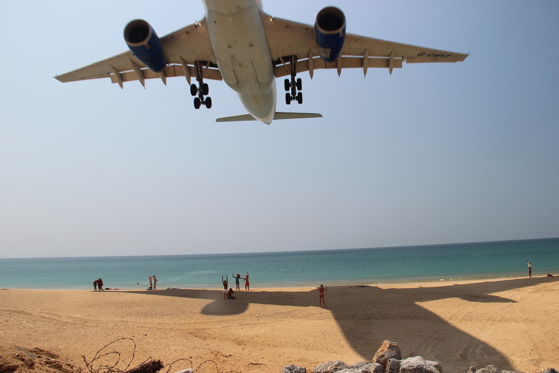 Phuket. - My, Thailand, Phuket, The airport, Observation, Extreme, Video, Longpost