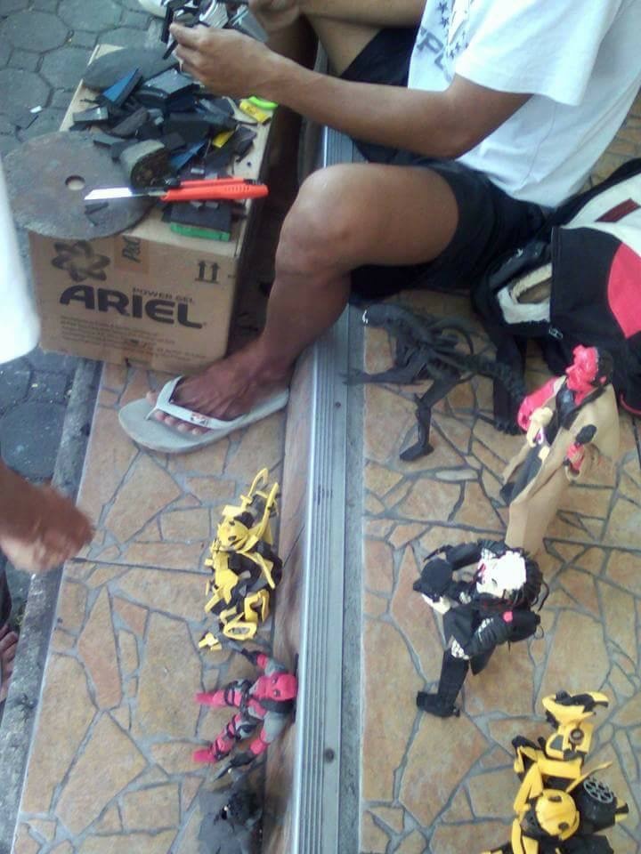 A guy from the Philippines makes and sells different figures from used flip-flops. - Flip flops, Philippines, Interesting, Longpost