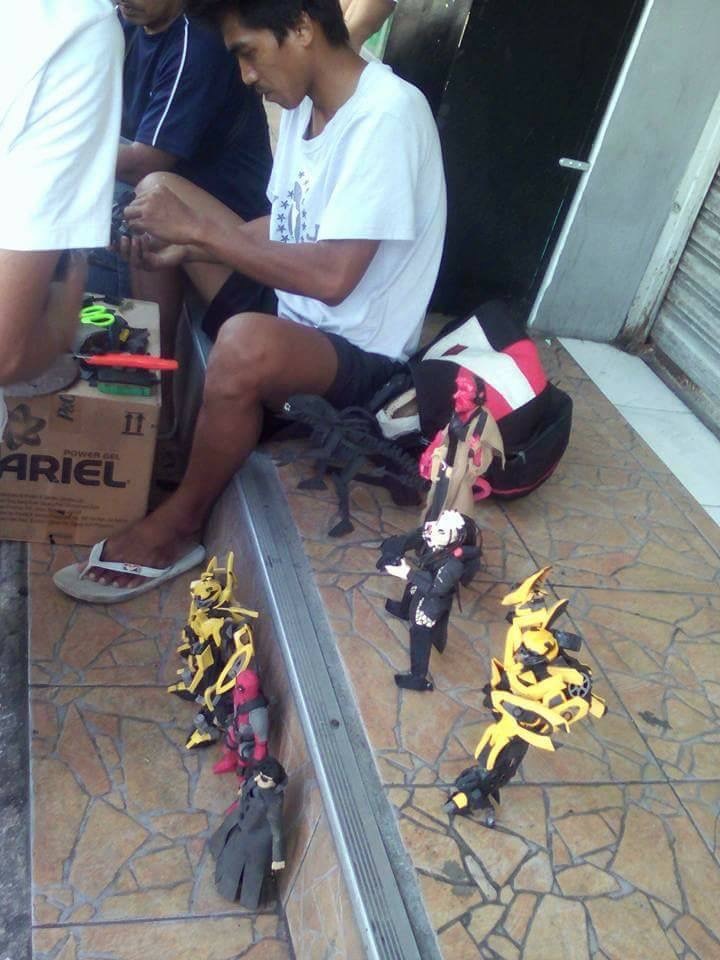 A guy from the Philippines makes and sells different figures from used flip-flops. - Flip flops, Philippines, Interesting, Longpost