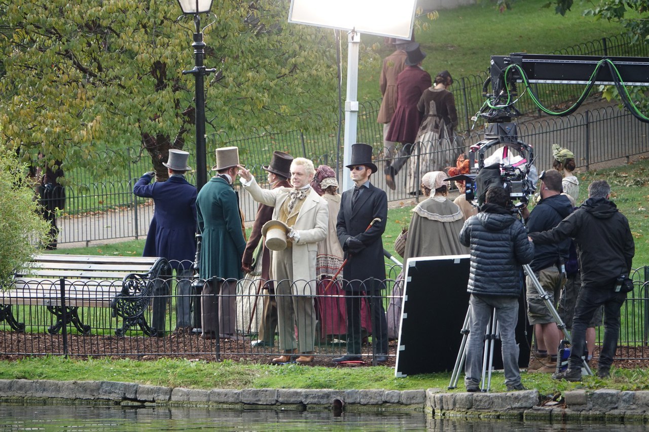 A couple of shots from the filming of the series Good Omens - Good signs, Terry Pratchett, Neil Gaiman, David Tennant, Michael Sheen, Longpost