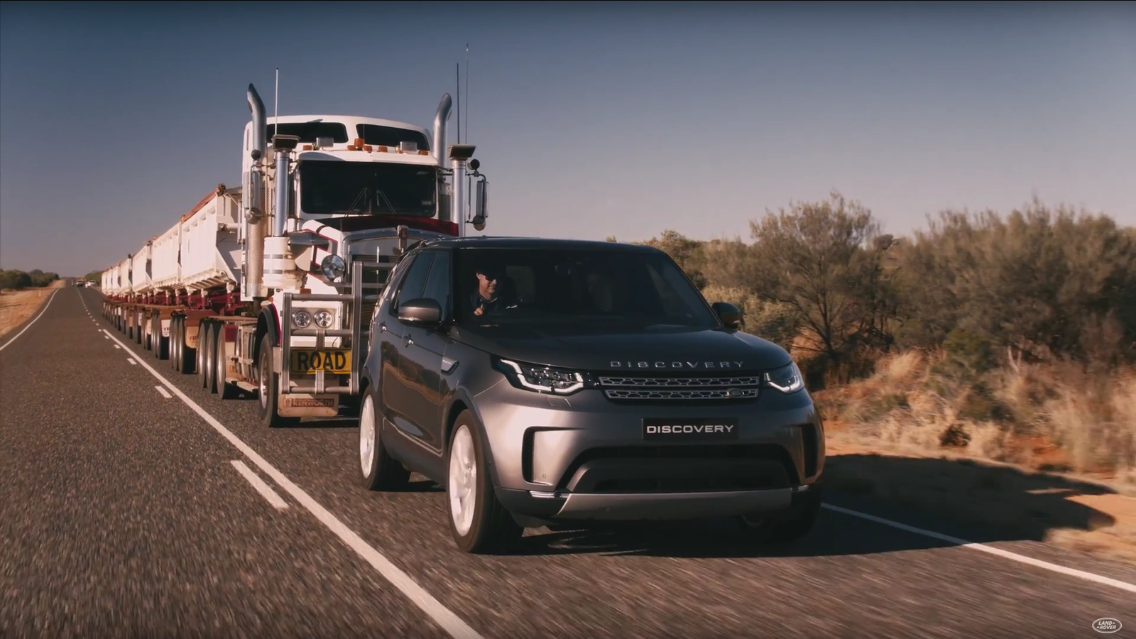 Land Rover и буксировка 110-тонного автопоезда | Пикабу