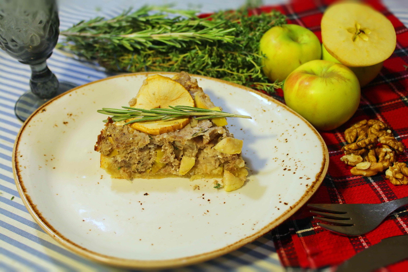 Autumn pie with pork, apples and herbs. - My, Recipe, Video recipe, Cooking, Pie, Bakery products, , , Shortcrust pastry, Video, Longpost