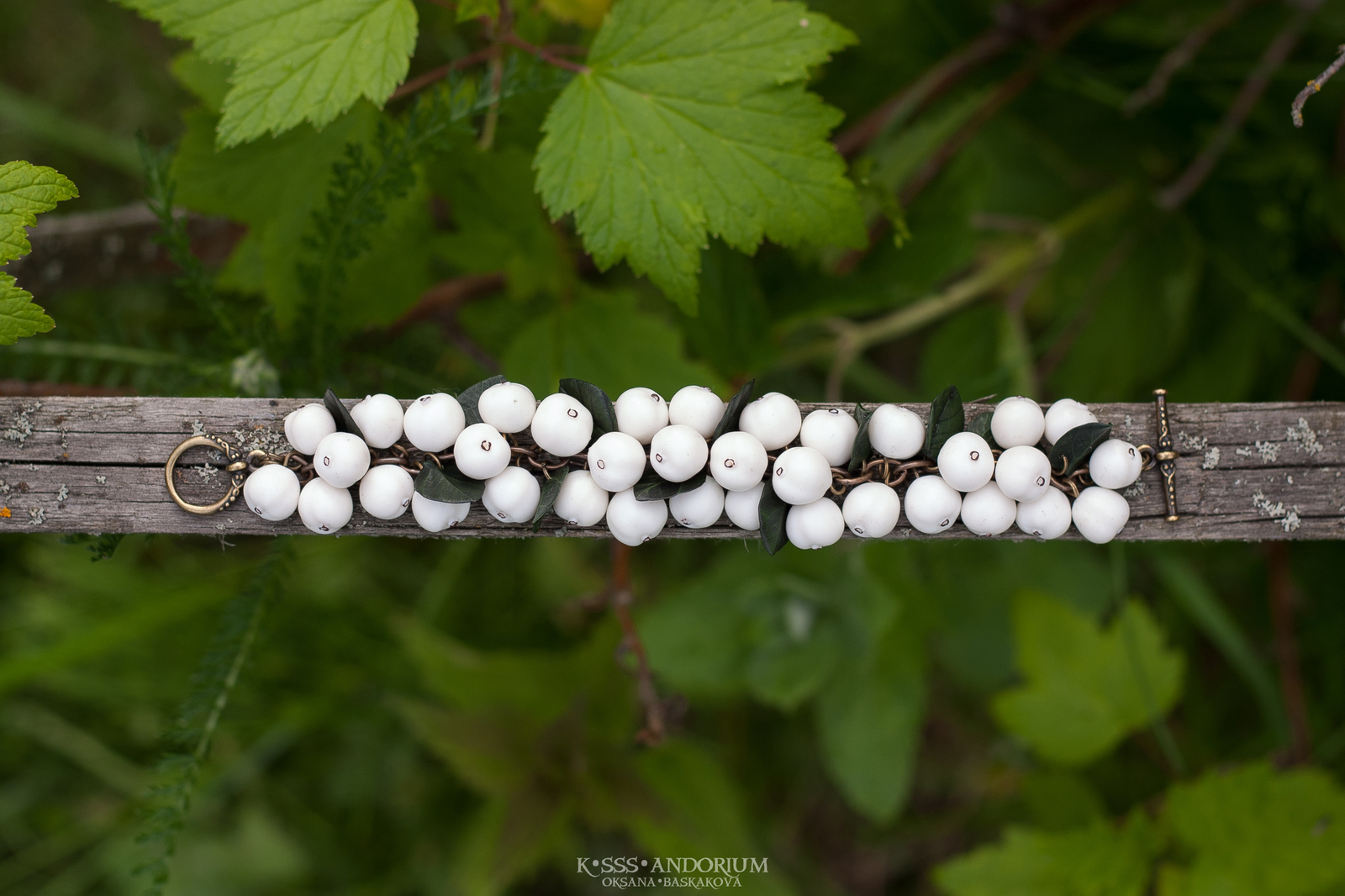 раст белые ягоды фото 107