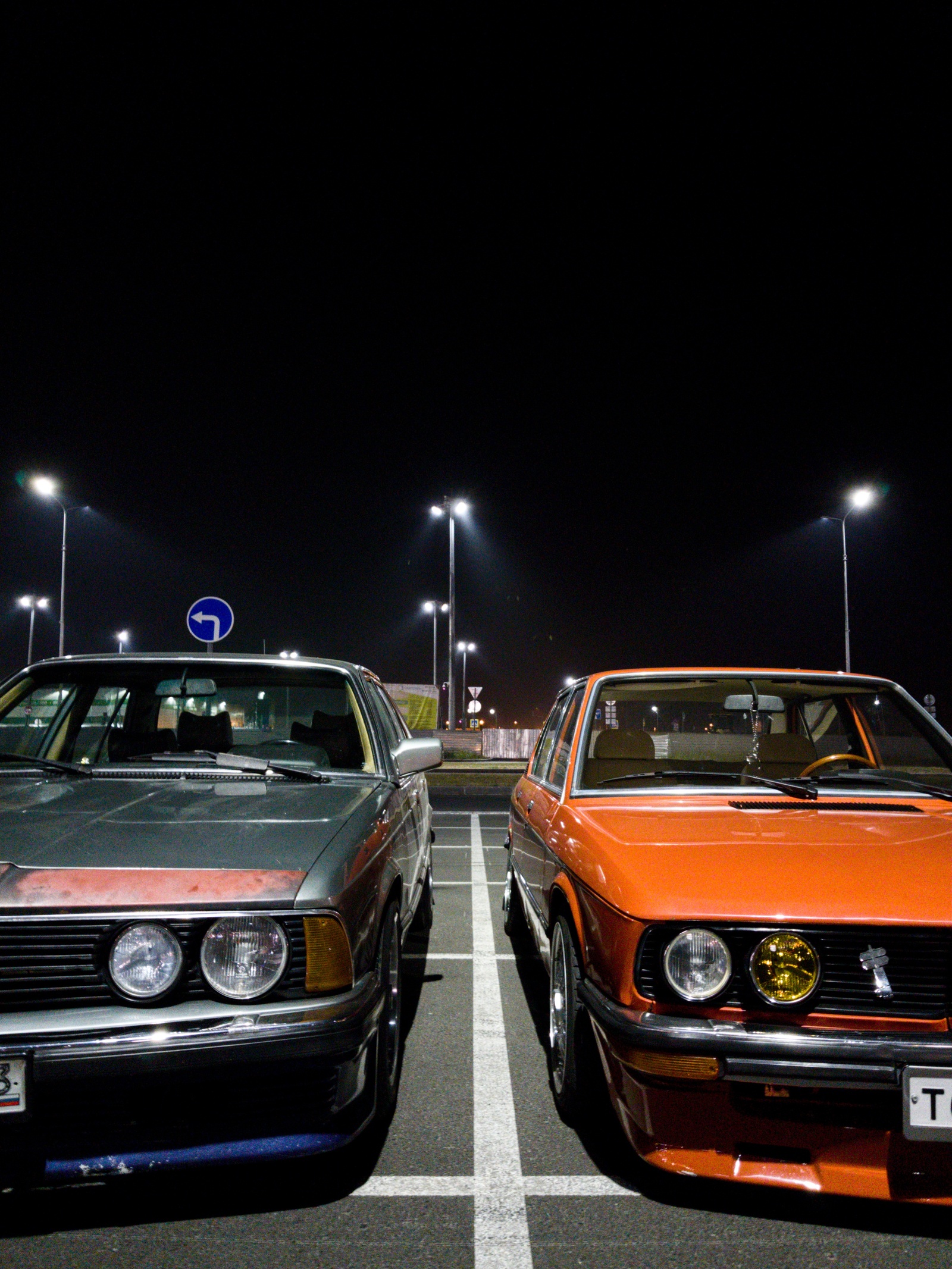 A couple of photos of German old women and an air deuce The photo was taken on Samsung Galaxy s8 plusTolyatti, Aquarelle shopping center - My, Tolyatti, Car, Car for pumping, Bmw, AvtoVAZ, Air suspension, Longpost