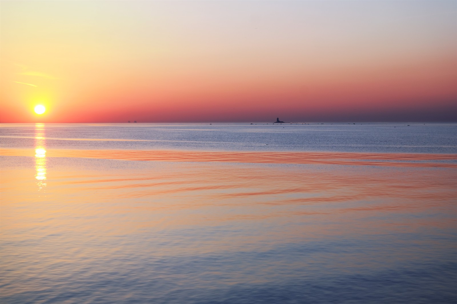 Good place for a little lonely - My, Kronstadt, Fort Reef, Graffiti, Sunset