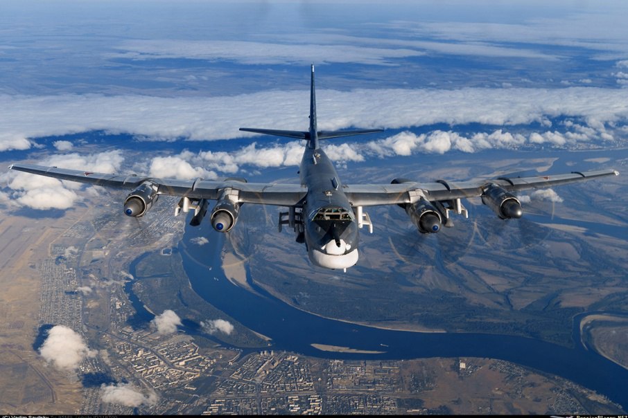 Tu-95 flying to Syria, over Volgograd - Tu-95, Bomber, Volgograd, Syria