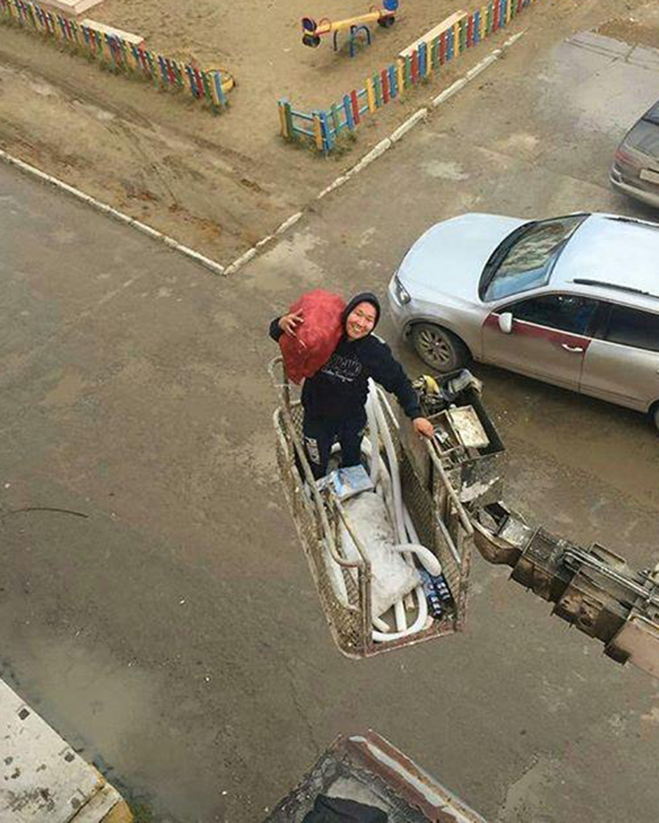 Potato delivery (Yakutsk) - Potato, Delivery, Balcony, Yakutsk, Not mine, Laziness, Longpost, 