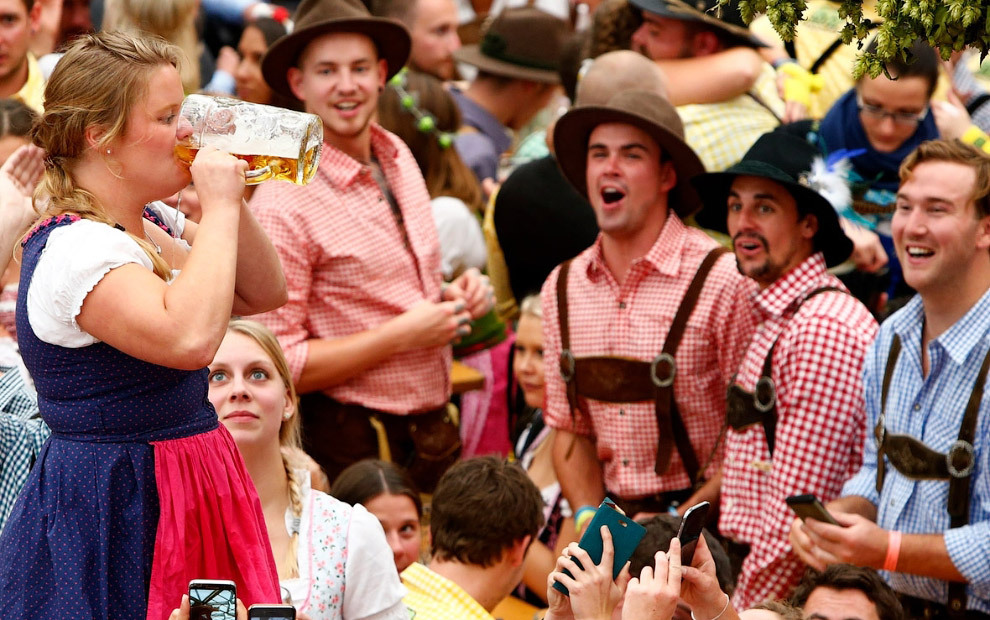 You are at work, and now there is Oktoberfest in Munich) - Oktoberfest, Beer, Girls, Holidays, Munich, Longpost