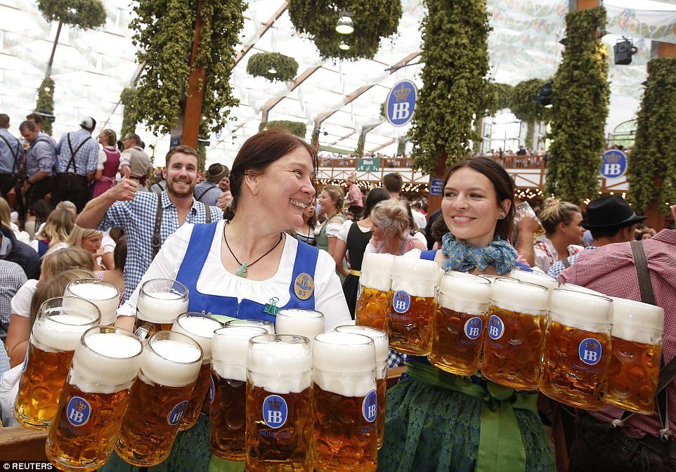 You are at work, and now there is Oktoberfest in Munich) - Oktoberfest, Beer, Girls, Holidays, Munich, Longpost