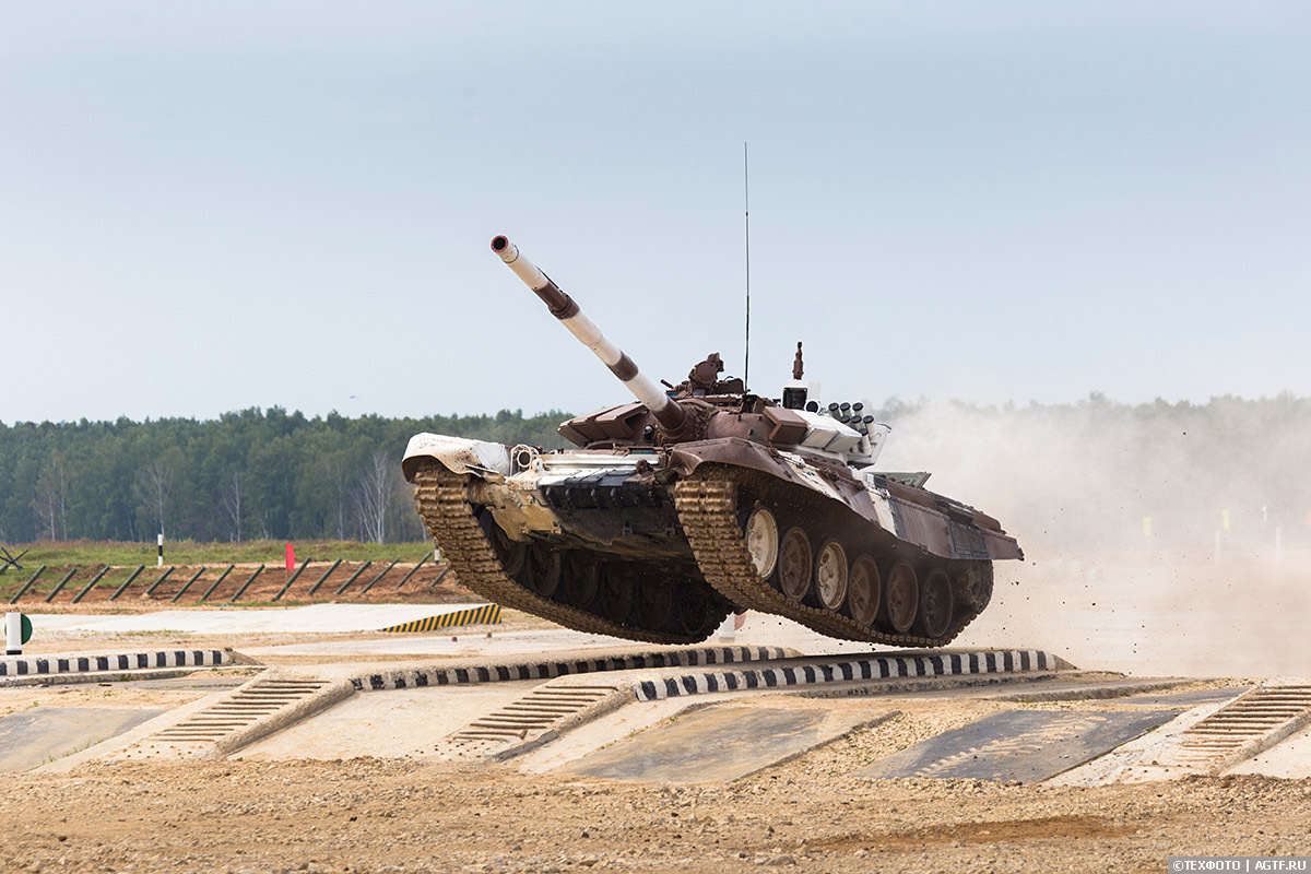 In flight 46 tons - Russian army, Tanks, Tankodrome, Tank biathlon, Army