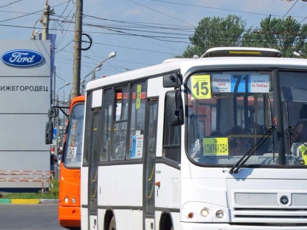 Водитель маршрутки в Нижнем Новгороде зажал женщину с ребёнком и протащил  по асфальту | Пикабу