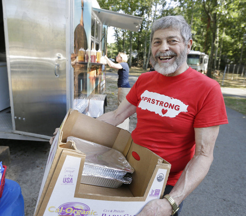 An American distributes stocks that he collected for 45 years - , Kindness, Charity, Longpost