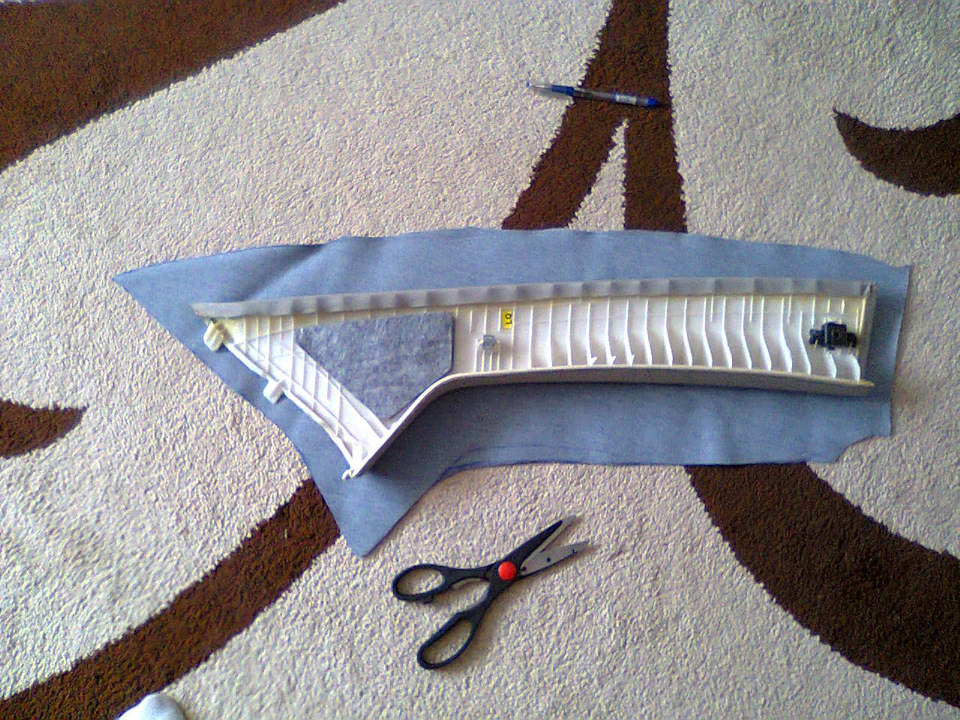 Обтяжка экокожей передних накладок стоек лобового стекла. | Пикабу