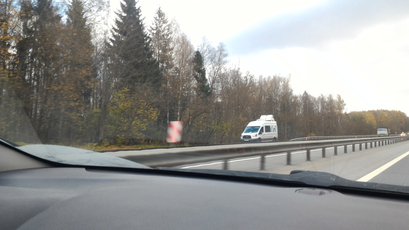 Unmarked car on the side of the road - Auto, Camera, Moscow