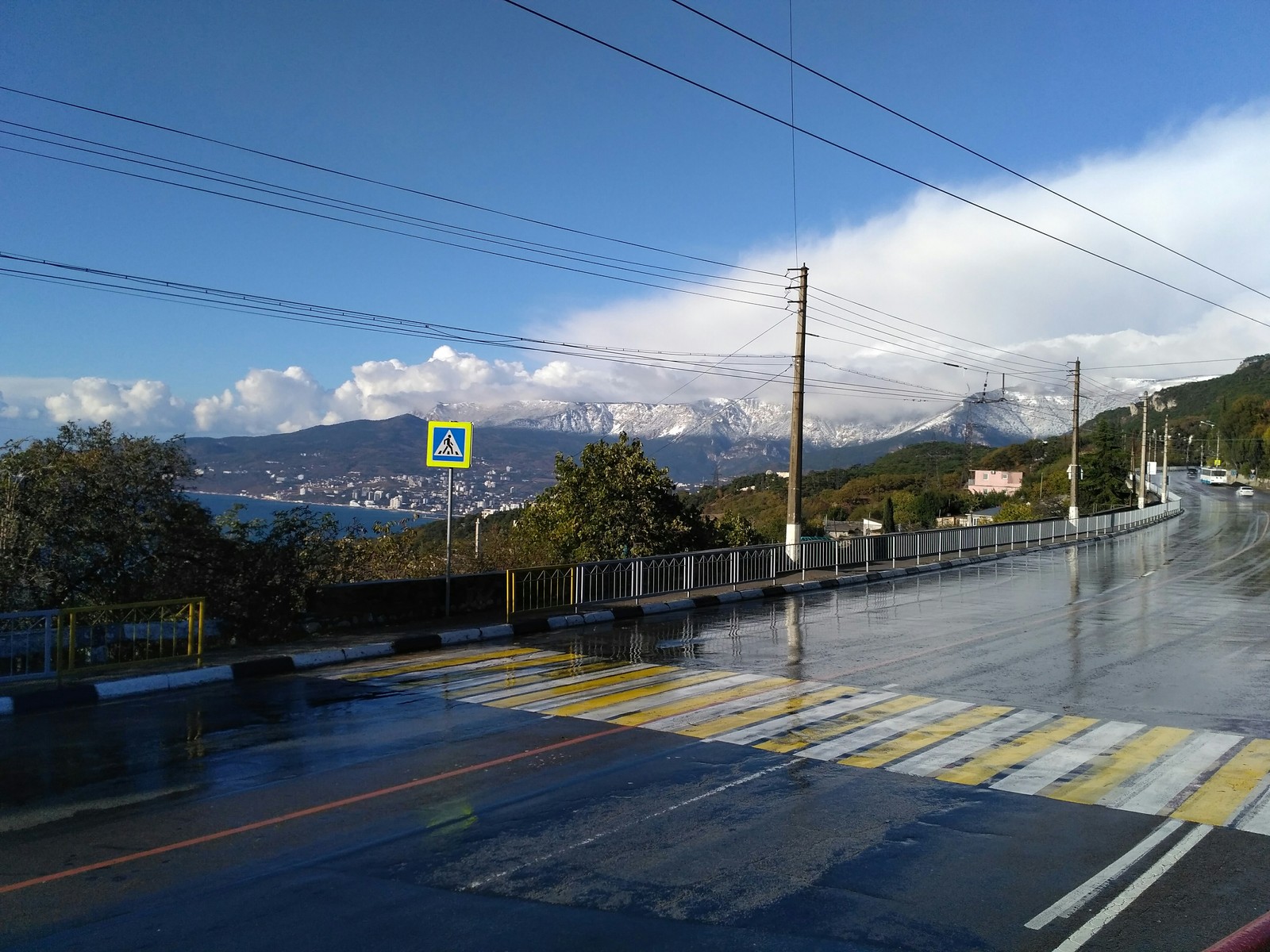 First snow in the mountains - My, The mountains, Snow, The photo, Yalta, Sea, Autumn