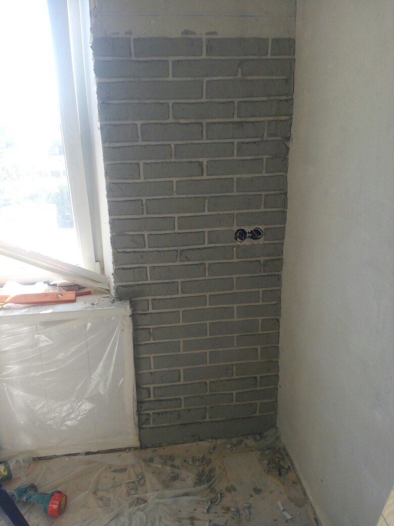 Repair in the room. Imitation brickwork. Part 1 - My, Repair, With your own hands, Bricks, Linkin park, Dog, Room, Longpost