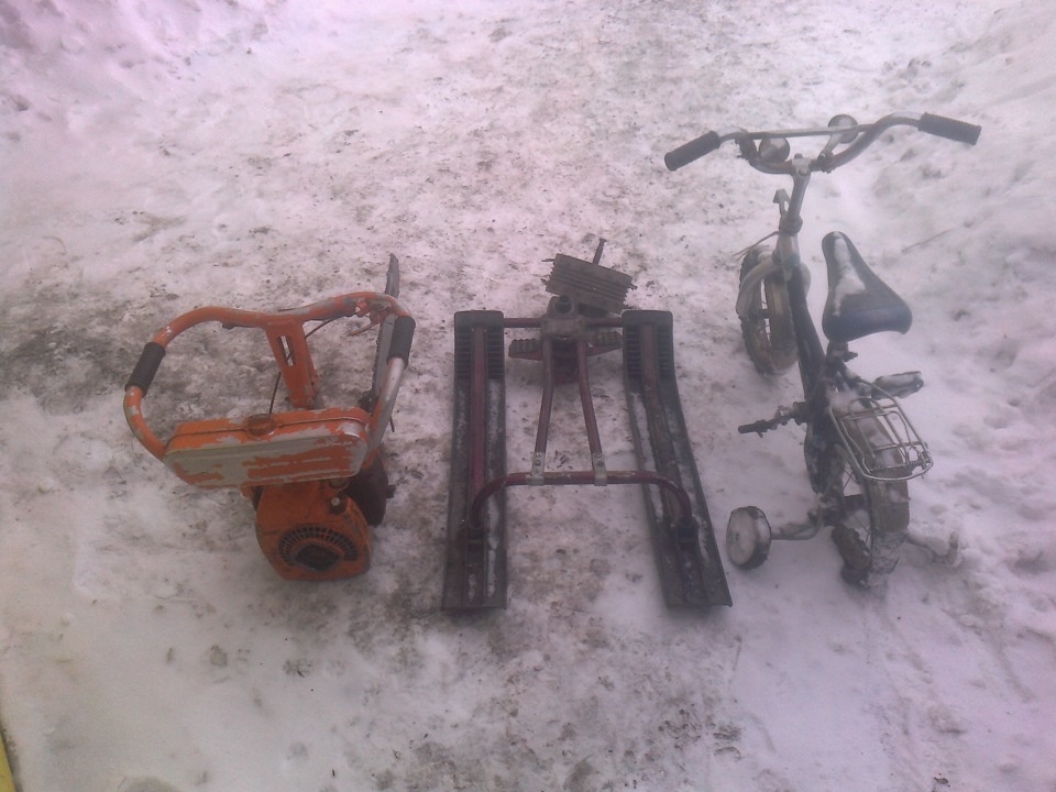 Как сделать детский снегокат из бензопилы Урал 