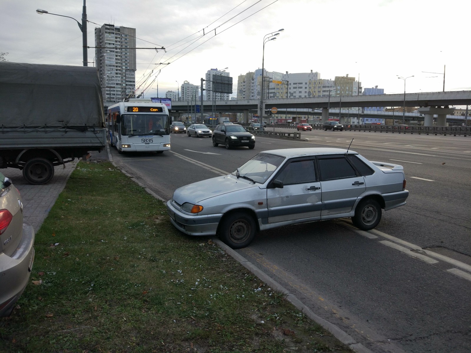 He knows exactly how to park. Learn! - My, Moscow, Parking, Freaks, Longpost