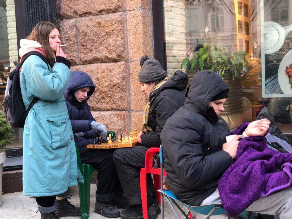 Queue for iPhone X in Moscow - iPhone, Moscow, Economic crisis