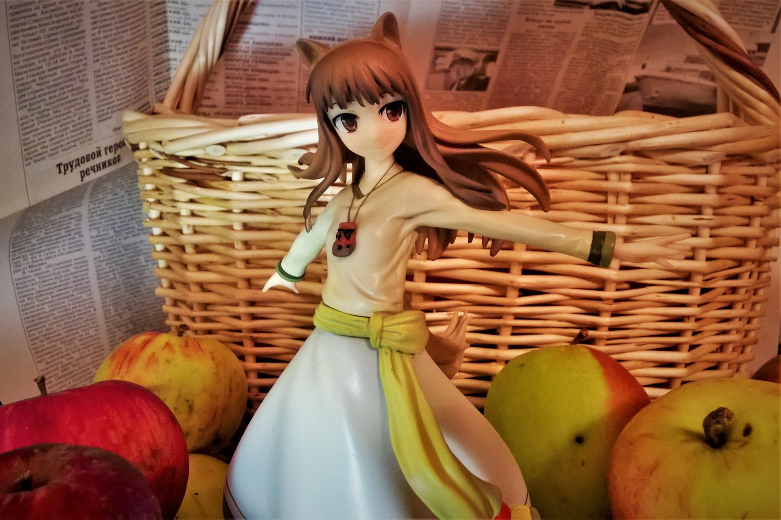 She-wolf in apples - My, Anime, Horo holo, Holo, Spice and Wolf, Longpost, Figurine