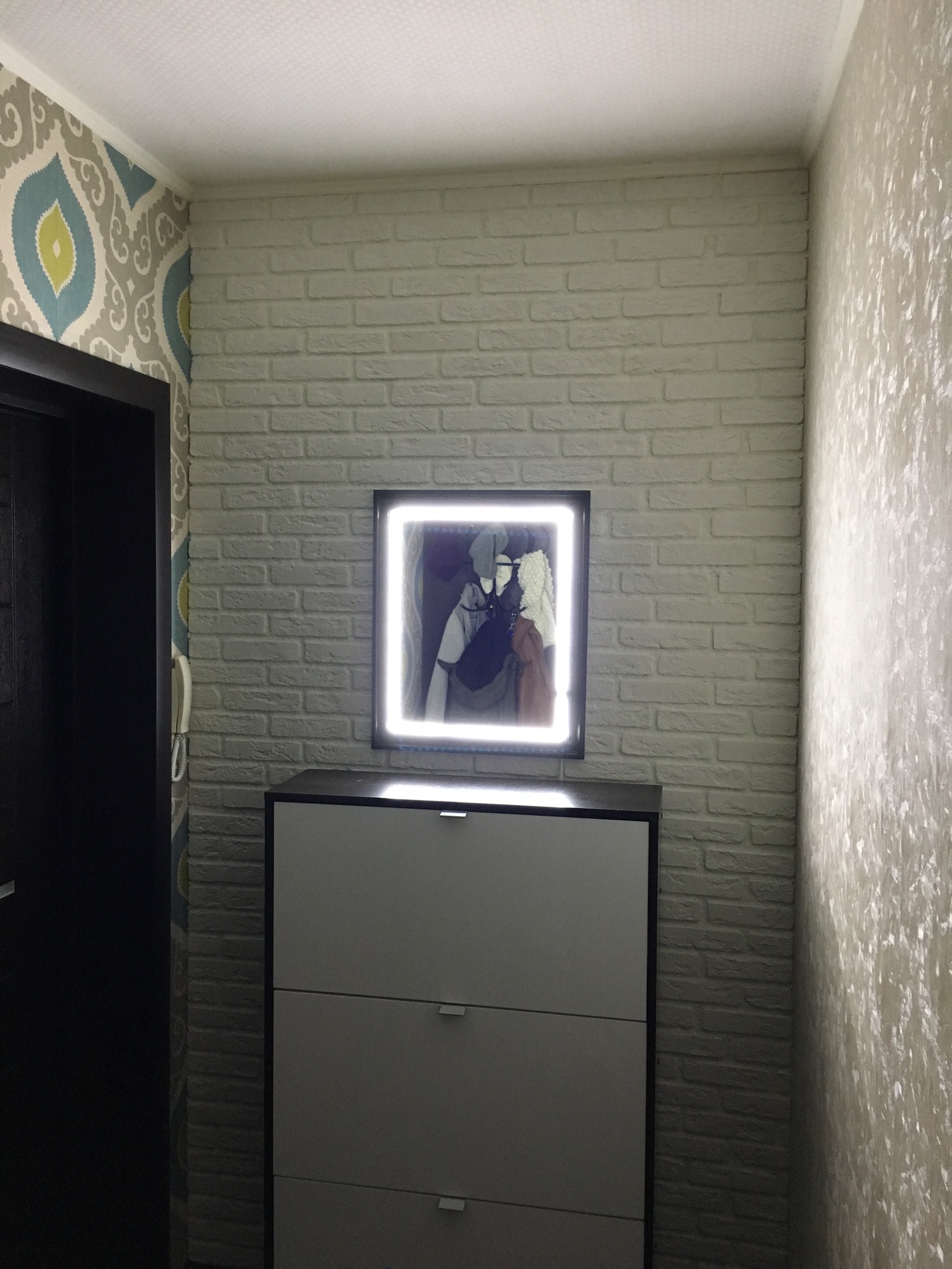 Illuminated mirror - My, Make-up mirror, Mirror, With your own hands, Repair, cat, Longpost