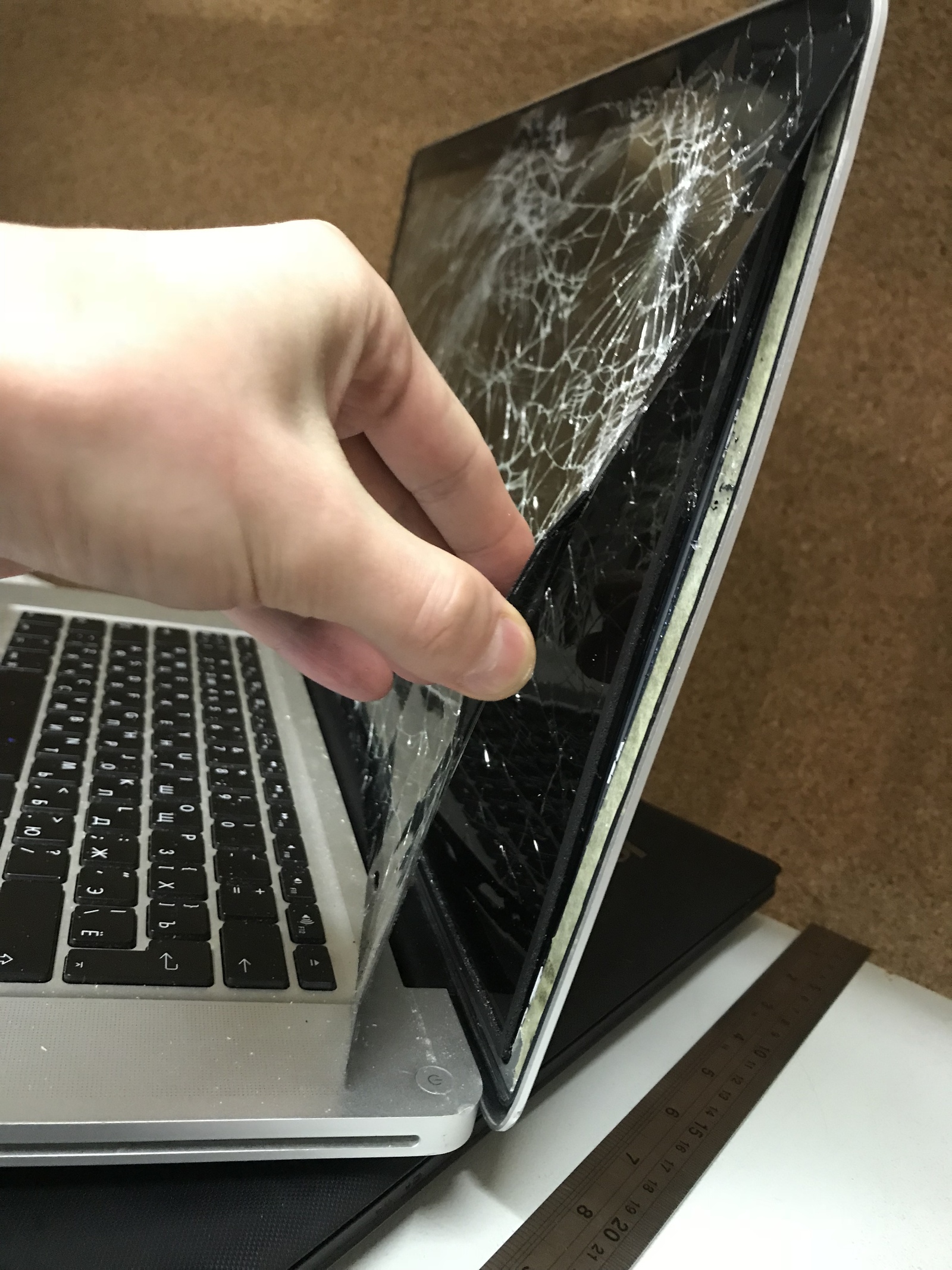 The courier brought a laptop for repair. - My, Work, iPad, Macbook, Smashed, Longpost