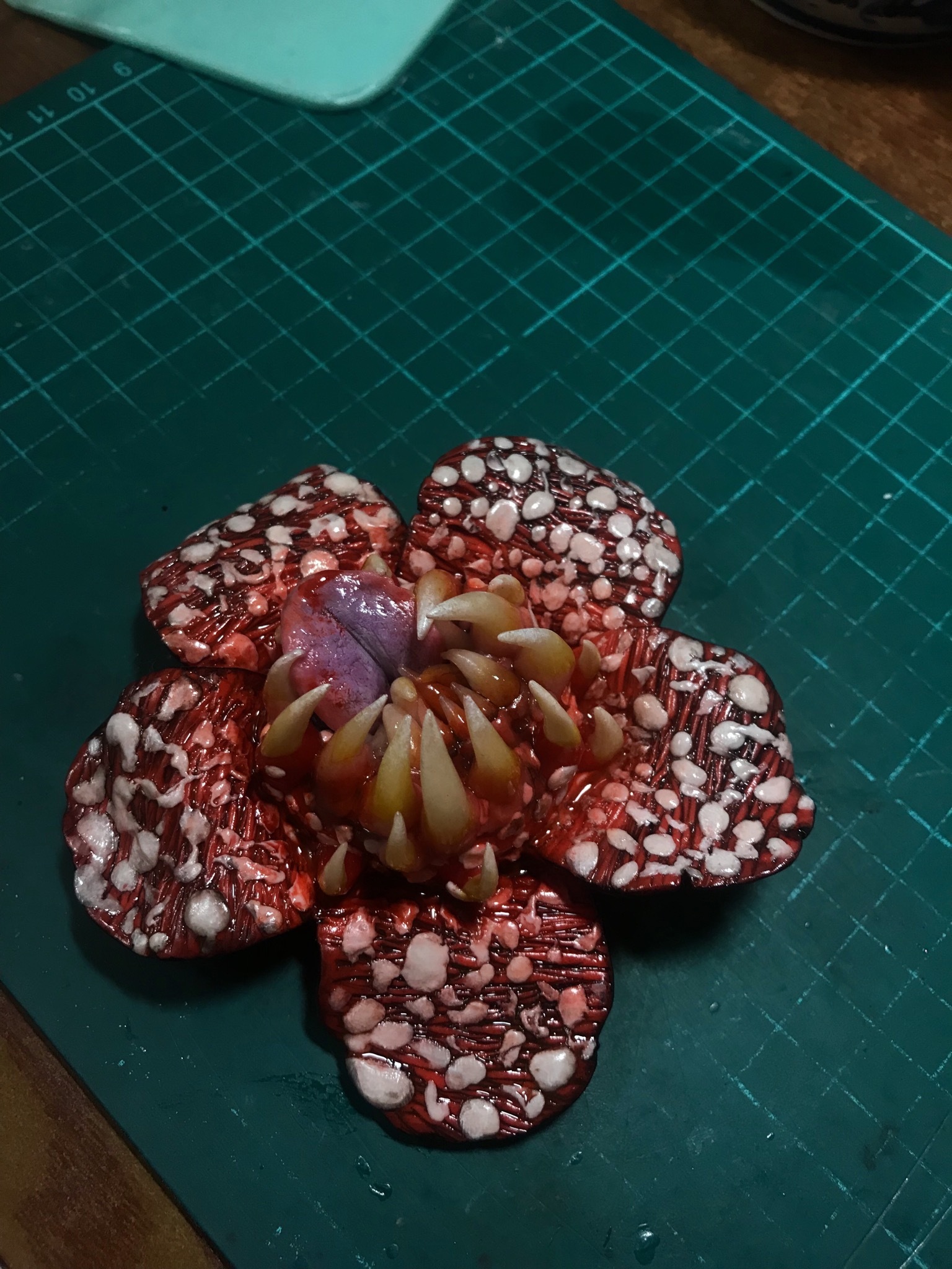 I made a toothy rafflesia) night photos are really not very good, as I add dew drops it will be better, I hope. This is a table sculpture. - Needlework, Needlework without process, Toothflower, Teeth, Лепка, Sculpture, Images, Art, Longpost