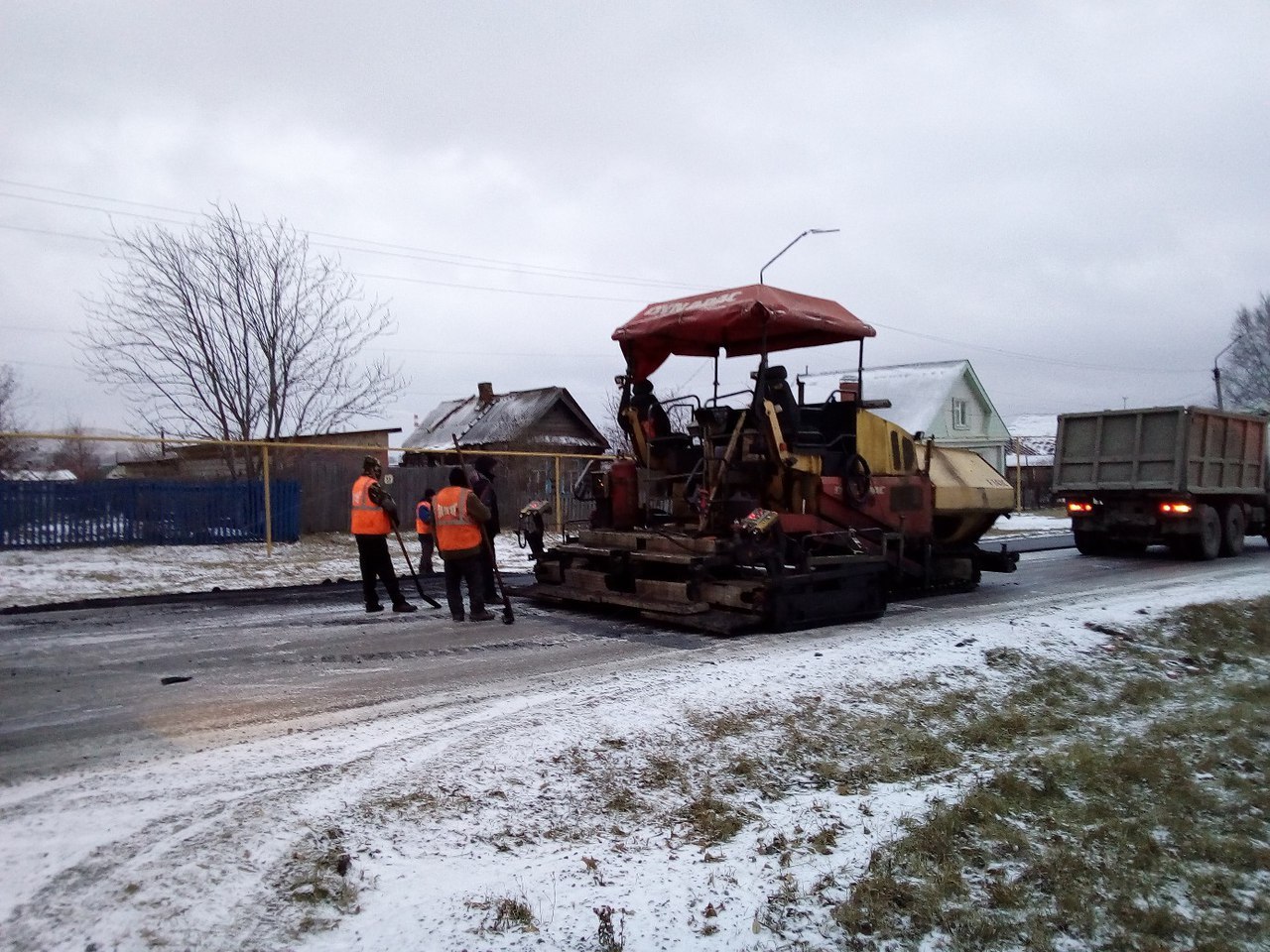 In the piggy bank of winter asphalt fetish - Road workers, Winter, Asphalt, Dementia, Longpost