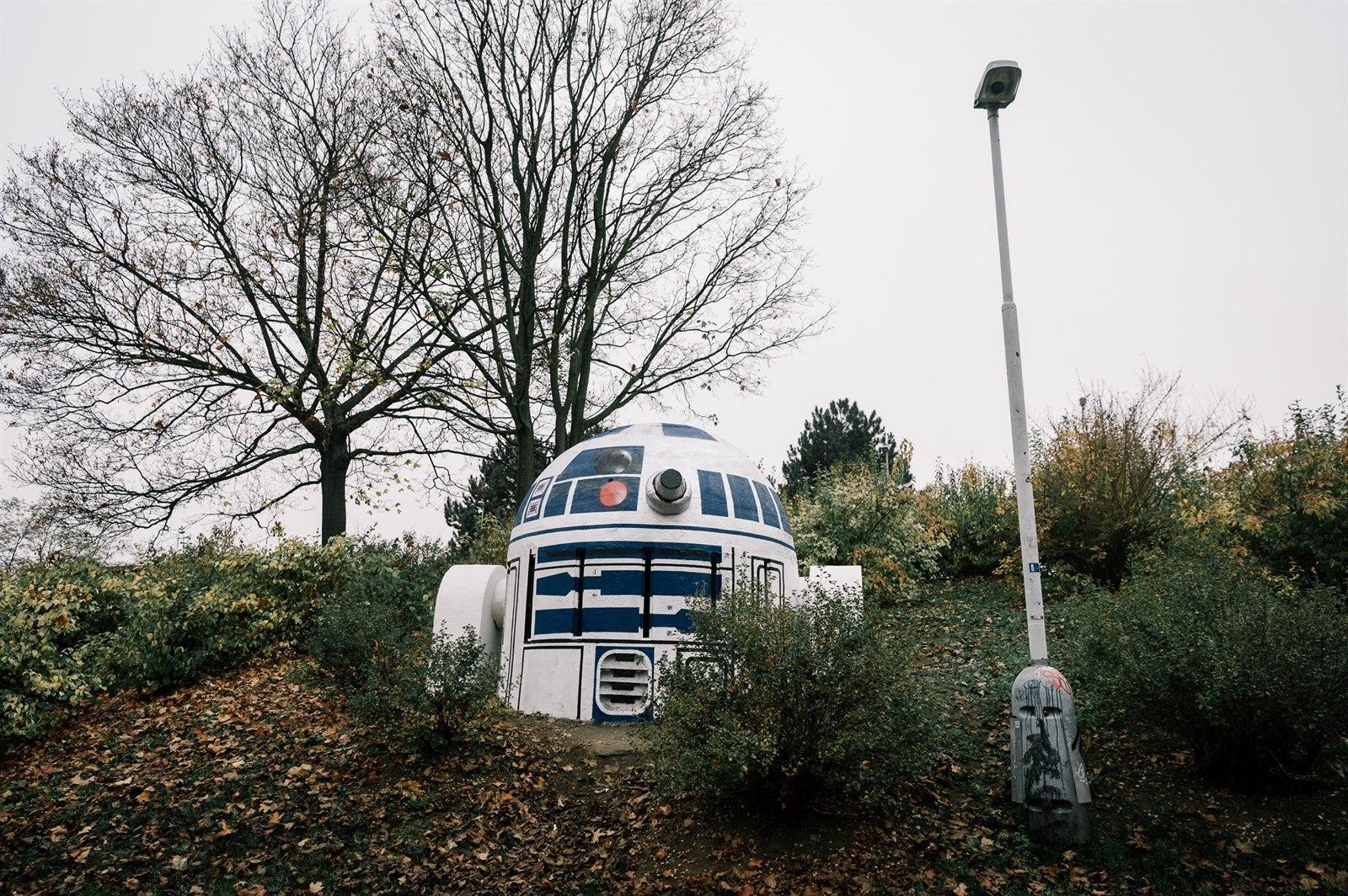 Someone repainted one of the ventilation shafts in Prague - Star Wars, R2d2