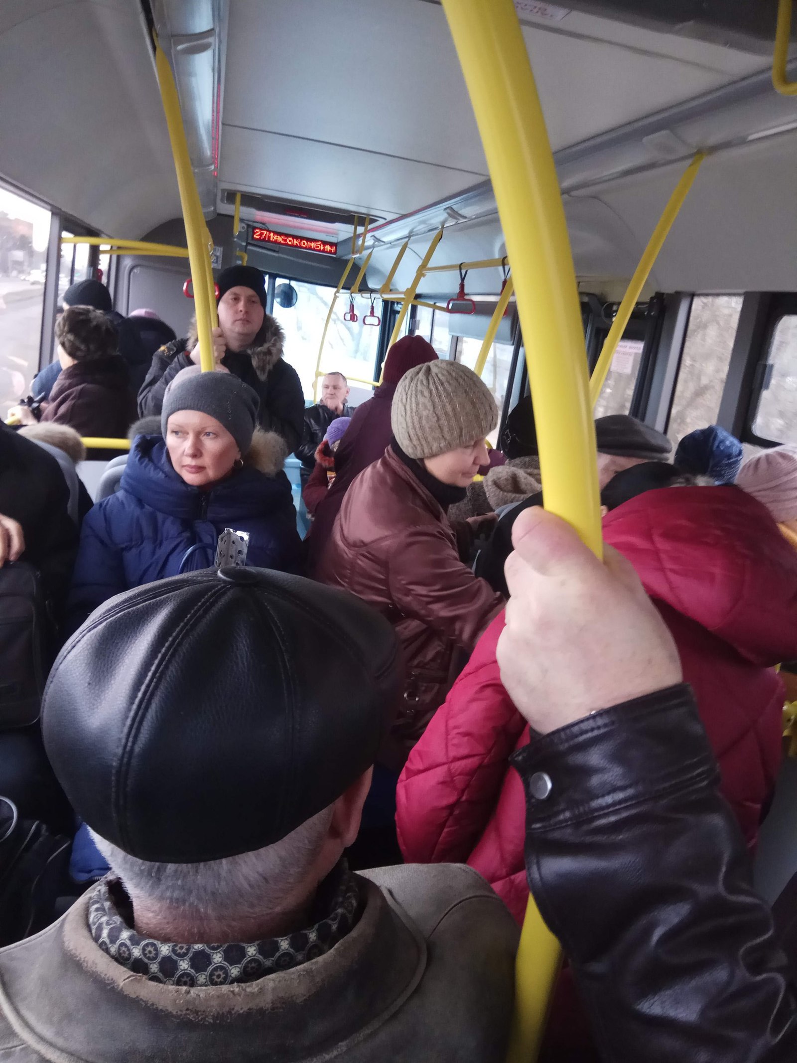 Избивший кондуктора в самарском автобусе попал под уголовную статью - 1 апреля - ру