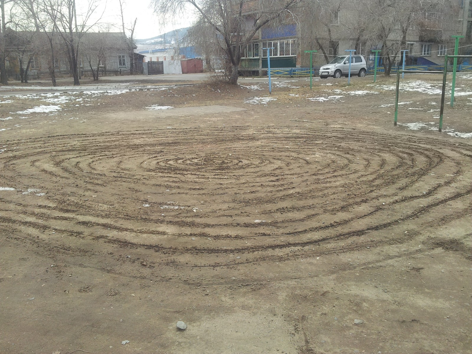 Crop circles in the yard - My, Crop Circles, Courtyard, Longpost