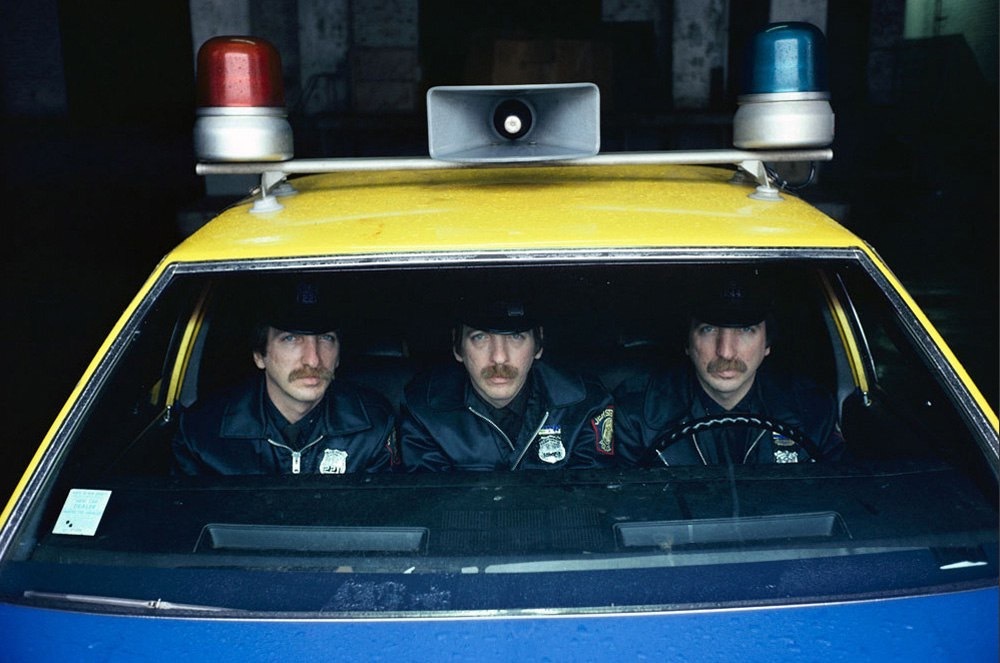 I am watching you - The photo, Police, Triplets