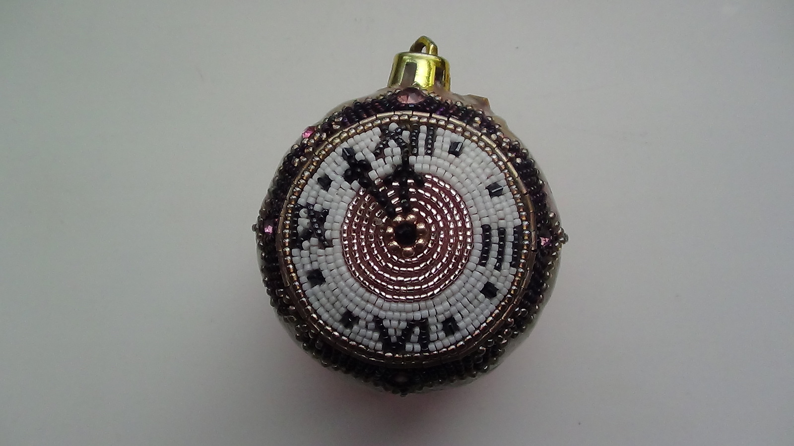 Christmas toy Nutcracker - My, , Needlework with process, Beads, Christmas decorations, Nutcracker, Bead jewelery, Clock, Longpost