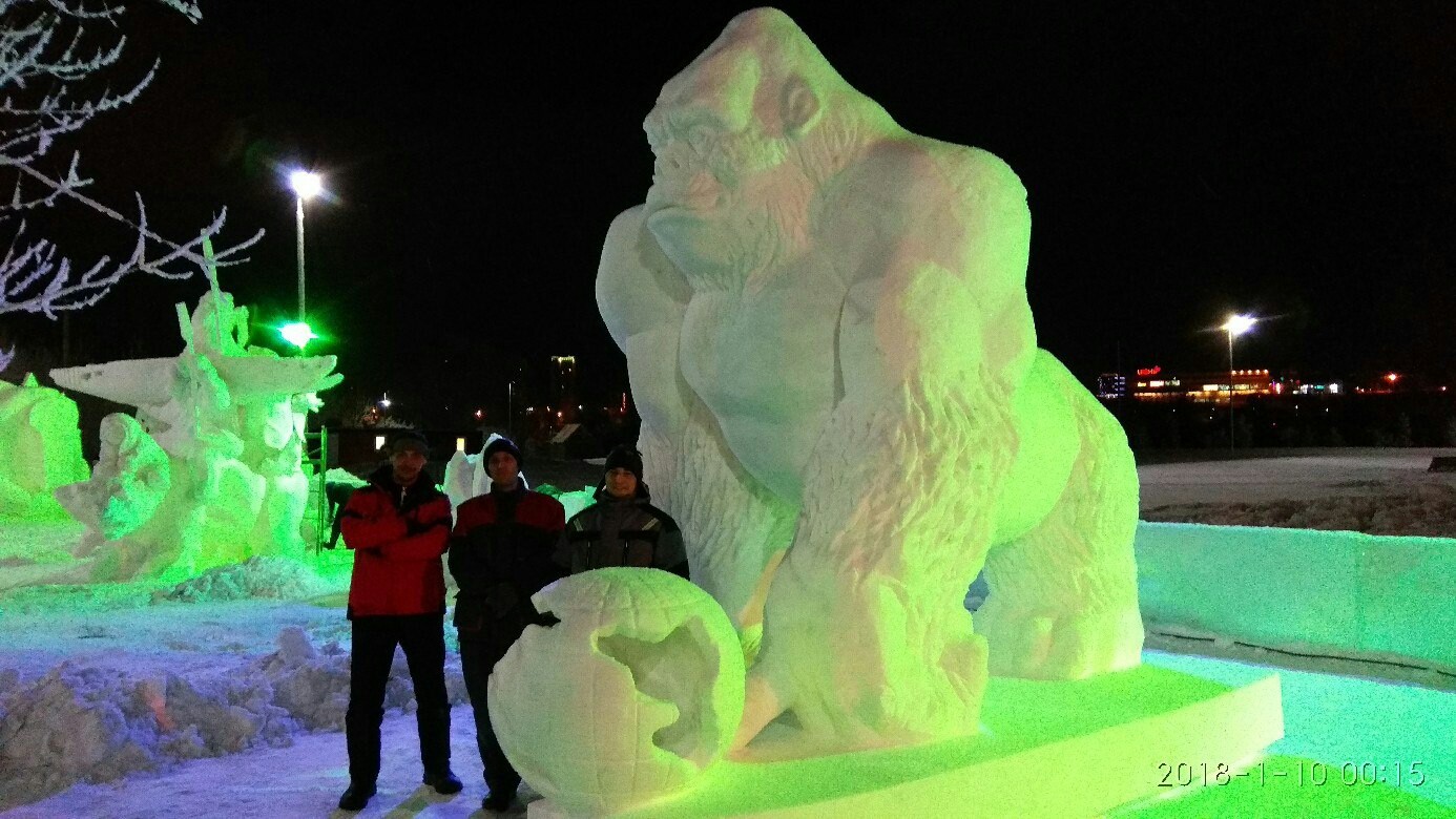 King Kong in Krasnoyarsk. - My, Art, Sculpture, Snow, Krasnoyarsk, The festival, Gorilla, Thread, Longpost