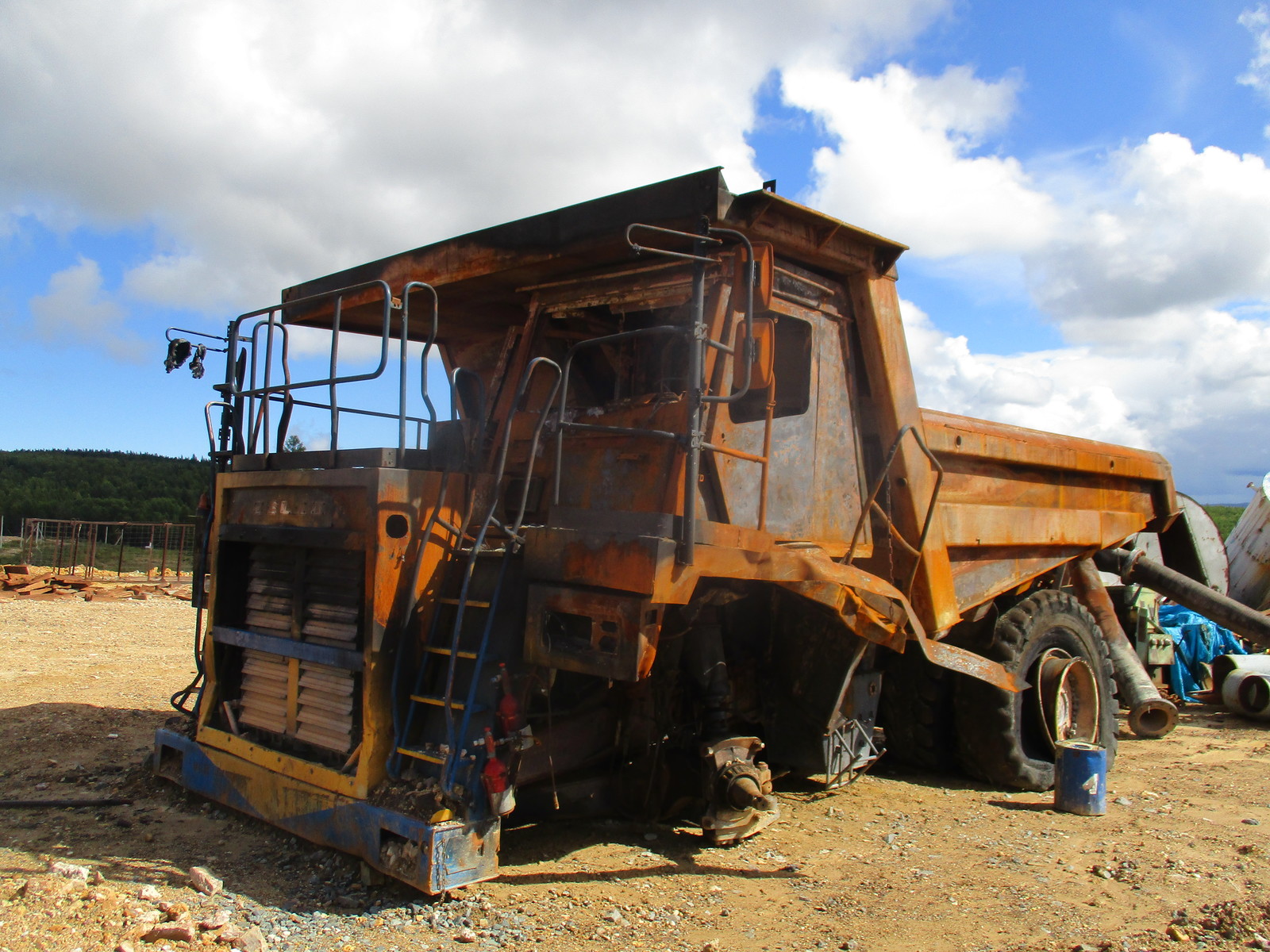 Technique at the gold deposit. - My, Field, BelAZ, Technics, Gold, Caterpillar, Longpost, My