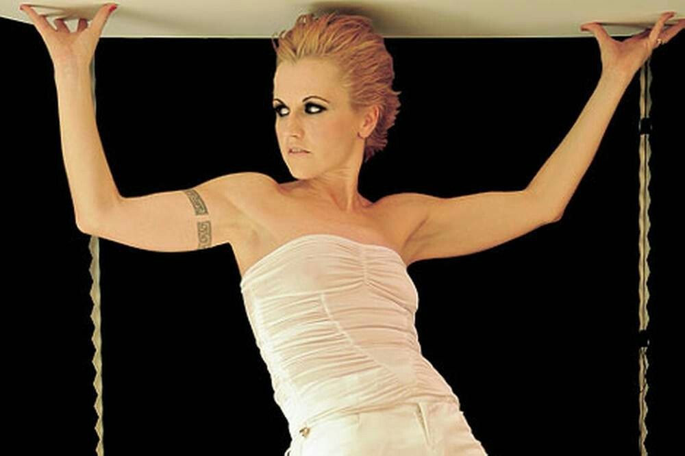 Cranberries lead singer Dolores Oriordan dies - The cranberries, Death, Music, Video, Longpost